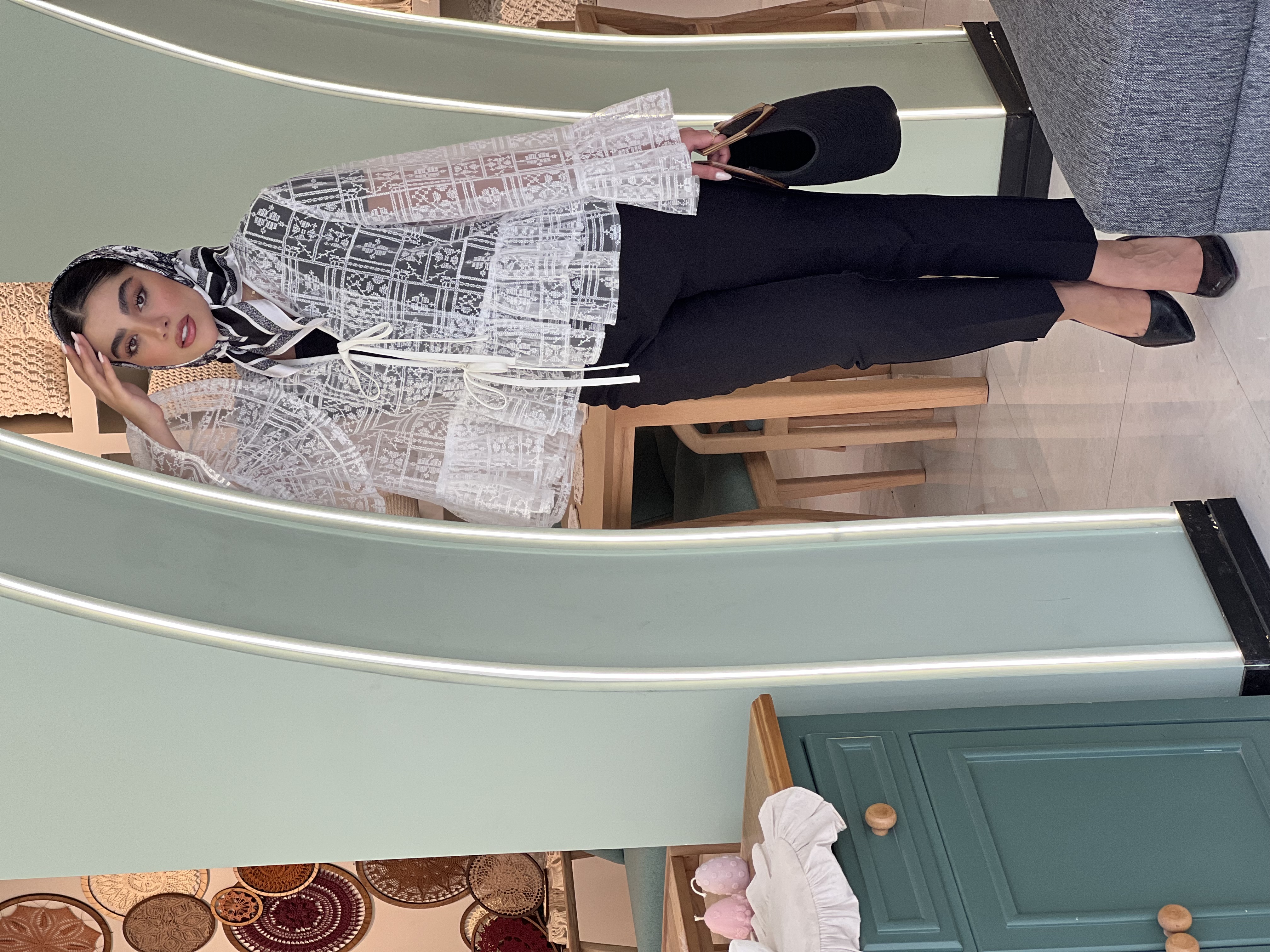 کت سفید خانه‌دوزی