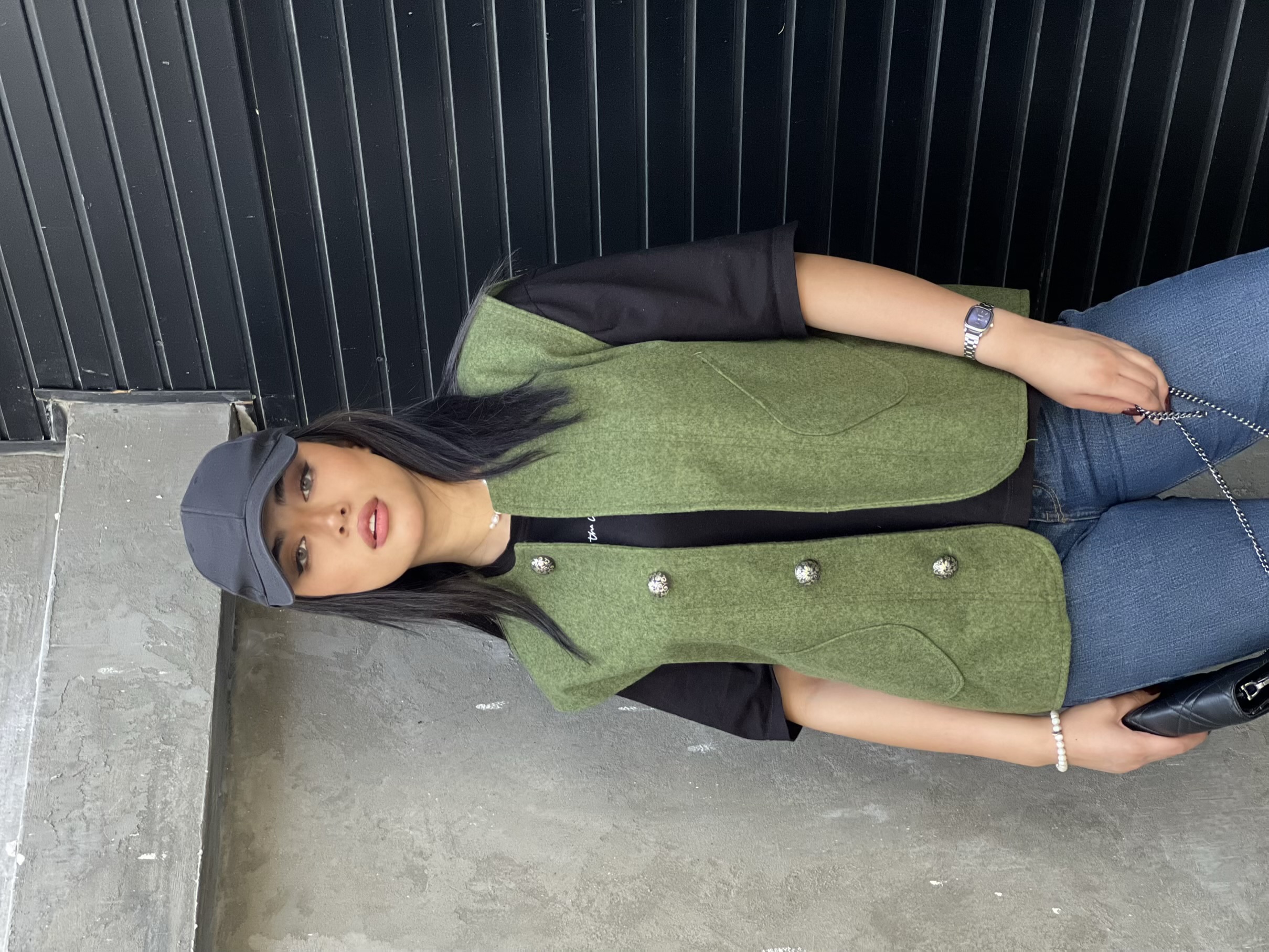 وست سبز زیتونی