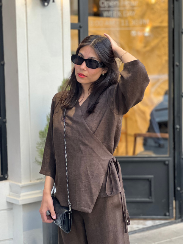 ست شومیز چپ و راستی و شلوار زنانه موکا کمربنددار